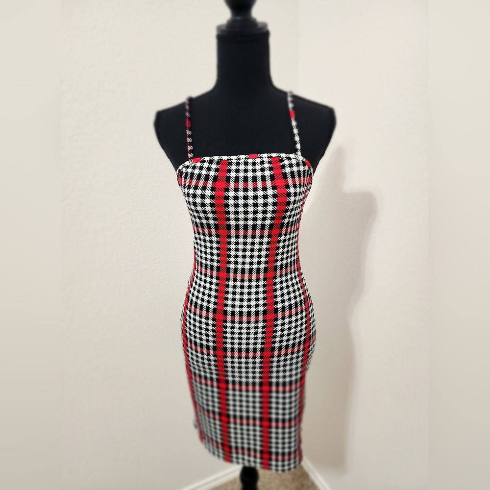Pre loved Women's Black and Red Dress